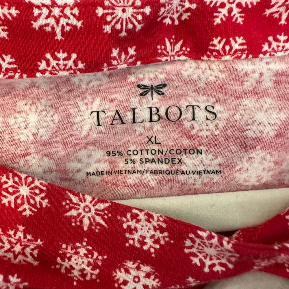 Talbots Red Snowflake Pattern Women's Top - Picture 2 of 5